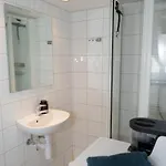 Classic Townhouse, Garden, Spacious بيت للعطل *