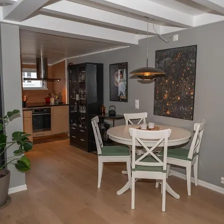 Classic Townhouse, Garden, Spacious Casa de Férias