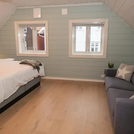Classic Townhouse, Garden, Spacious Stavanger