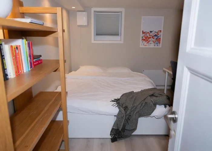 Classic Townhouse, Garden, Spacious Holiday home *