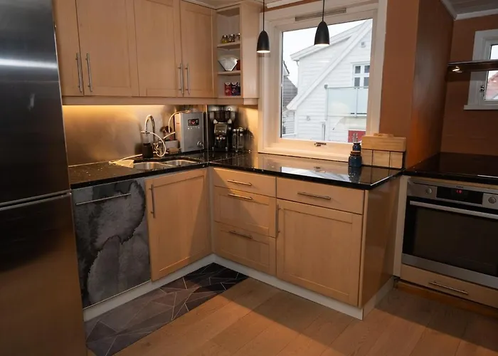 Classic Townhouse, Garden, Spacious Holiday home Stavanger